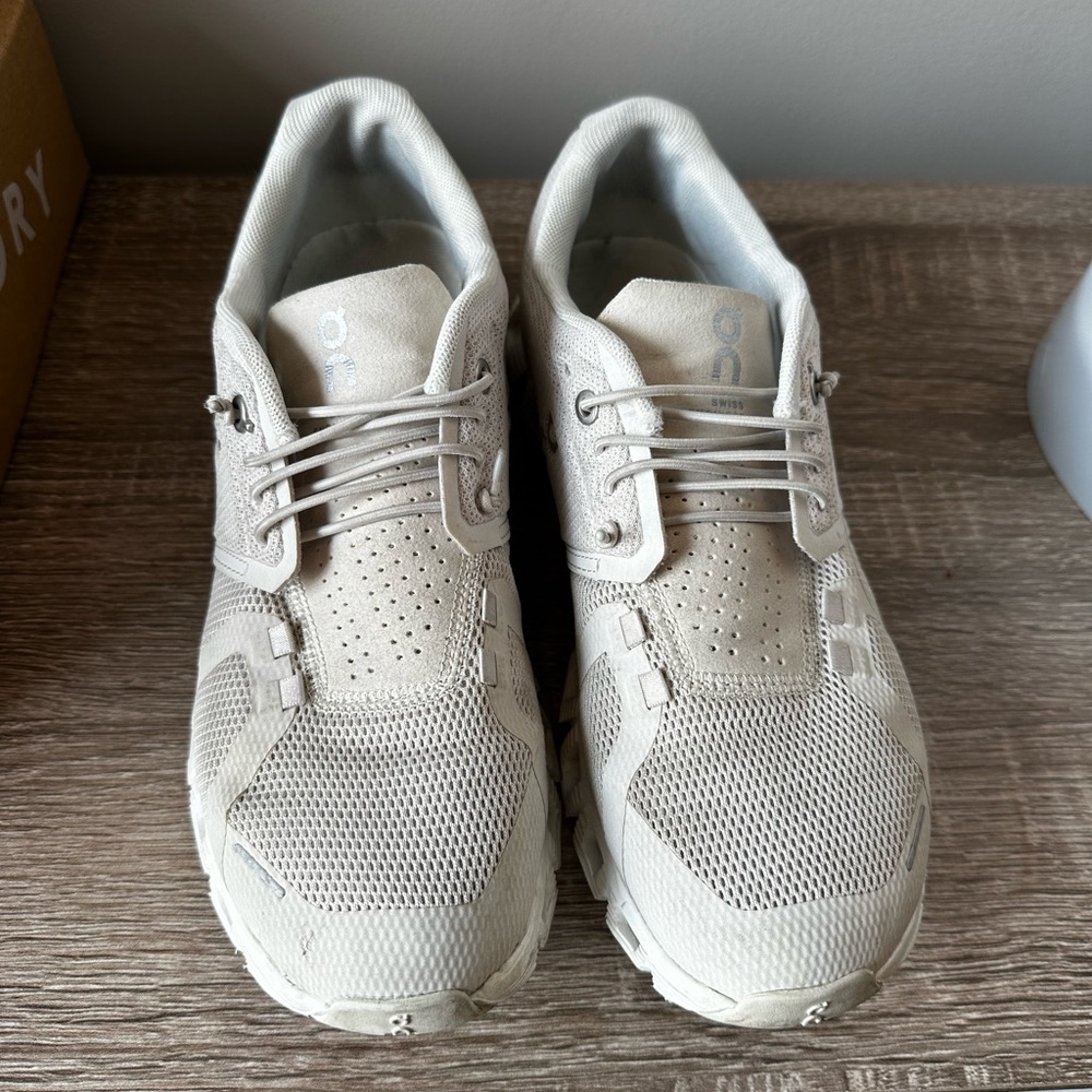 On cloud 5 sneakers